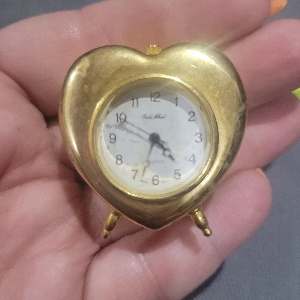 Gold Wheel Heart Mini Desk Watch Gold Tone Figurine Novelty Clock